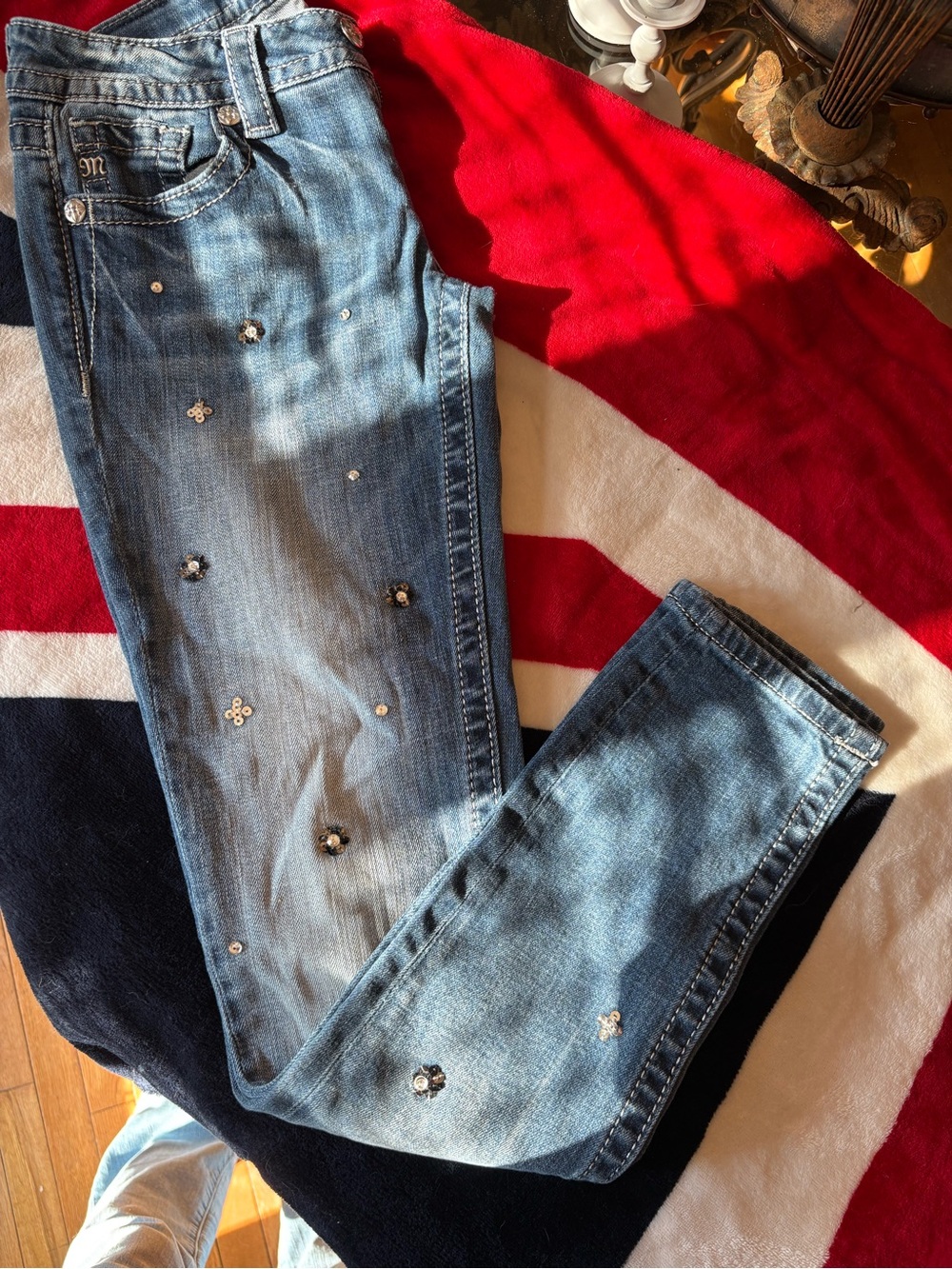 Miss Me Jeans Size 26 Signature Skinny Embellished Rhinestone Sequin Y2K Denim - Picture 2 of 8